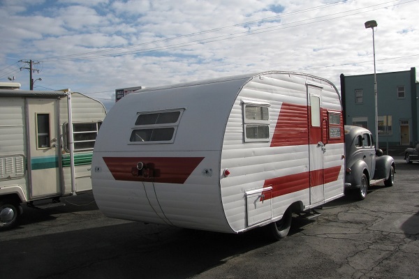 camp-trailer-2