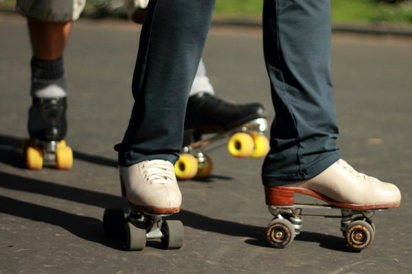 roller-skates-people-skating-feet