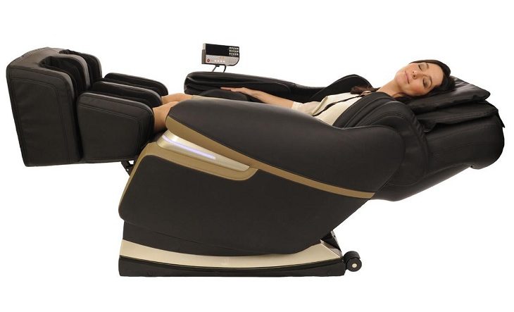 Massage Chairs Vs. Massage Therapists – Which One Has It All?