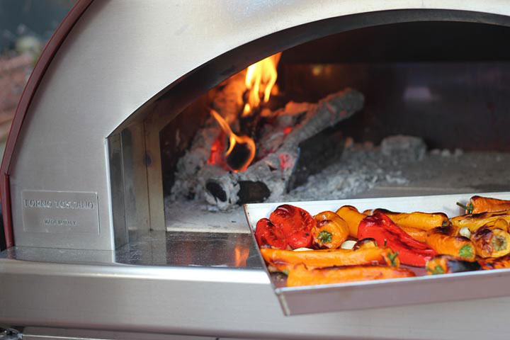Perfect Your Outdoor Food Entertaining – Gas Vs. Wood Burning Pizza Ovens