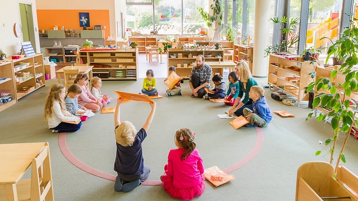 kids in kindergarten classroom