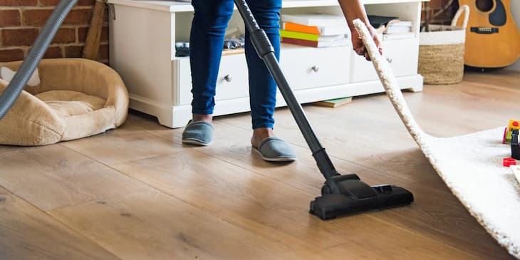 cleaning flooring
