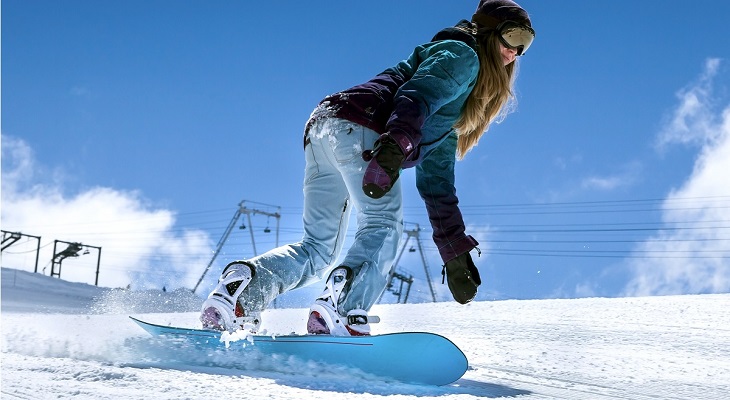 girl snowboarding 