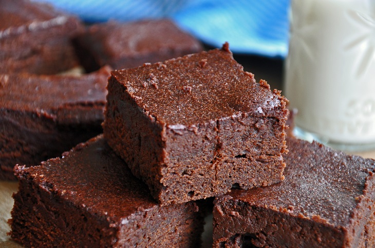 healthy chocolate brownies close up 
