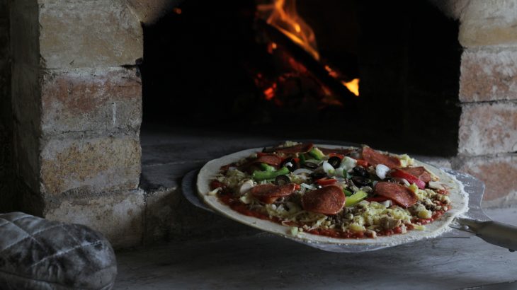 How to Choose an Outdoor Pizza Oven