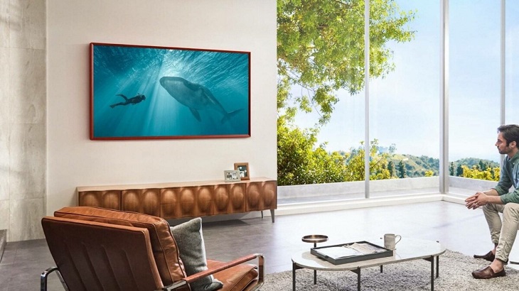 Big Screen TVs vs Projectors: Which One Should You Choose for Your Home Theatre Setup?