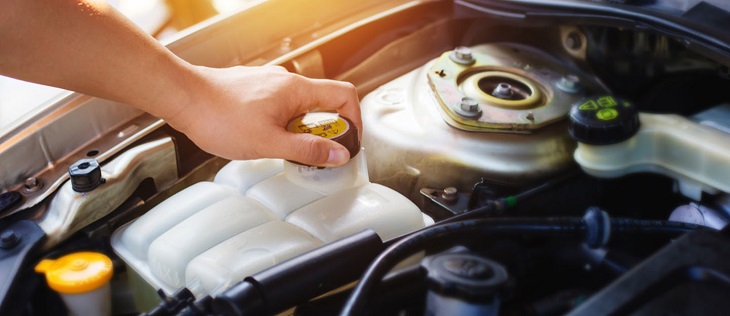 Stock vs Aftermarket Coolant Reservoirs: When is Your Coolant Reservoir Due for Replacement?